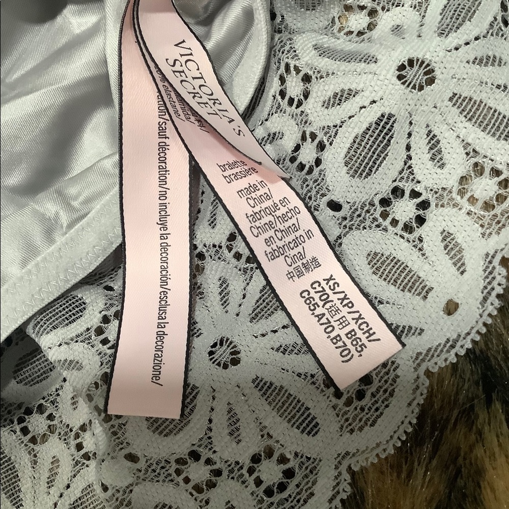 NWOT VICTORIAS SECRET OFF SHOULDERS BANDEAUS - Picture 4 of 8